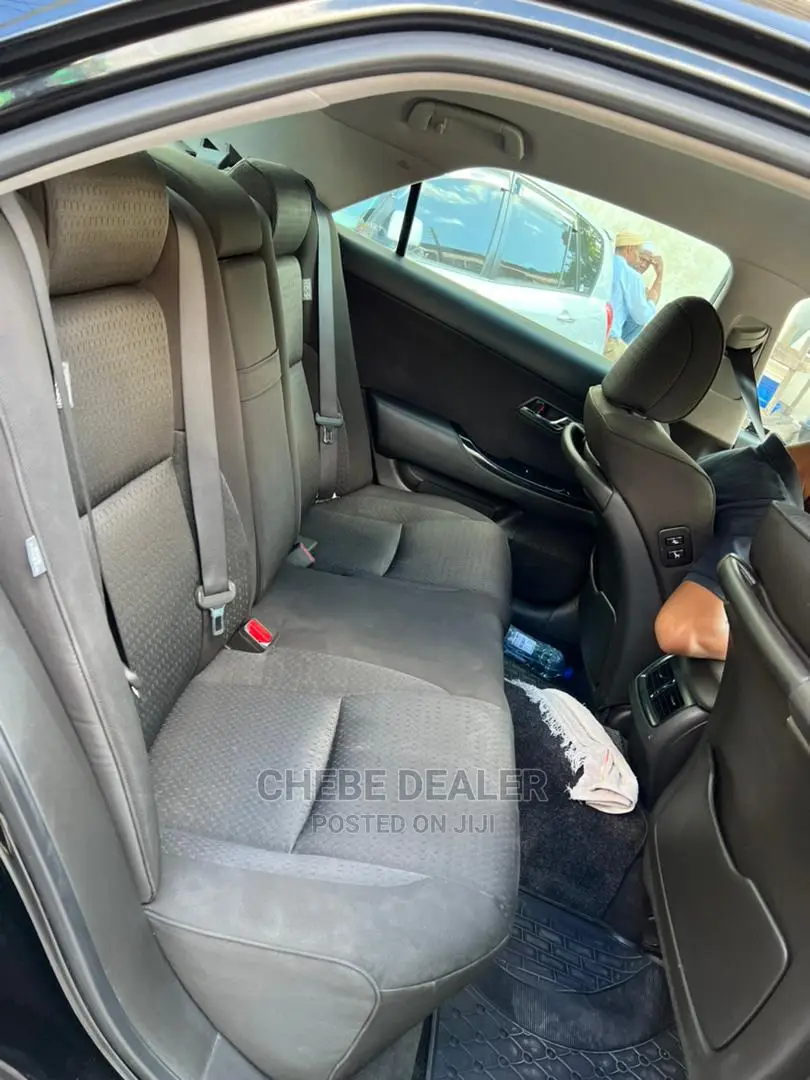 Toyota Crown 2010 Black