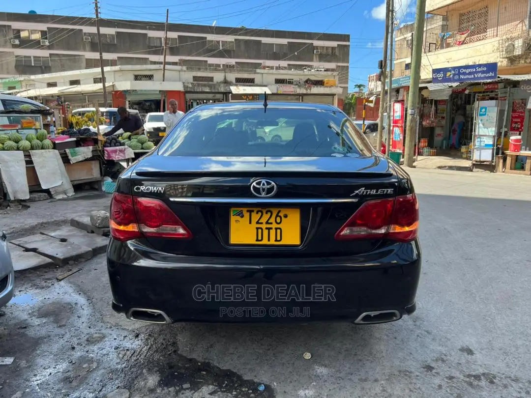 Toyota Crown 2010 Black