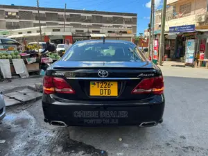Toyota Crown 2010 Black