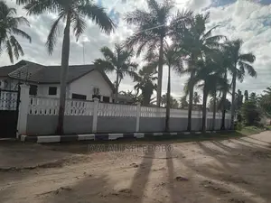 5bdrm Bungalow in Tegeta Masaiti, Kinondoni for Sale