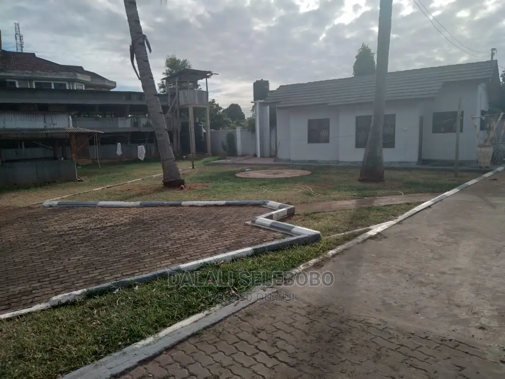 5bdrm Bungalow in Tegeta Masaiti, Kinondoni for Sale