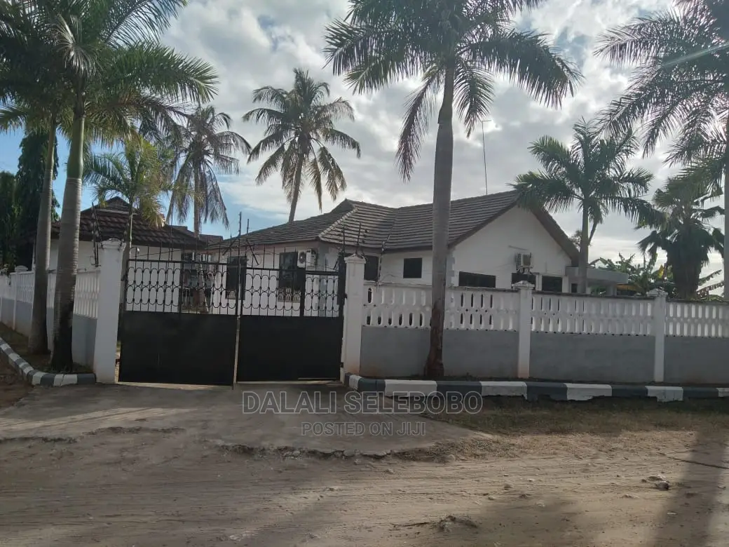 5bdrm Bungalow in Tegeta Masaiti, Kinondoni for Sale