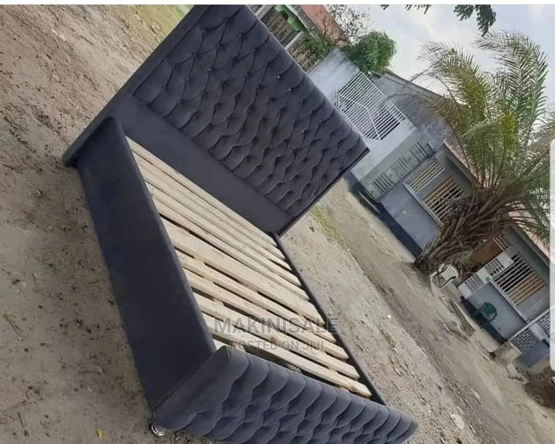 Kitanda Kizuri Sana Simple