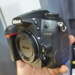 Nikon D7000 Body....