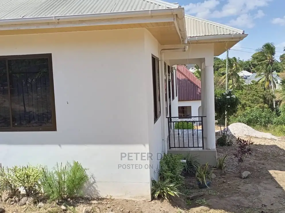 3bdrm House in Goba for sale