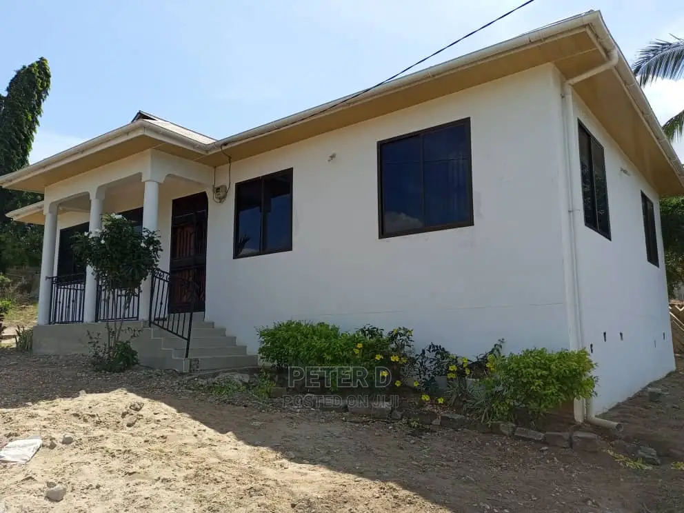3bdrm House in Goba for sale