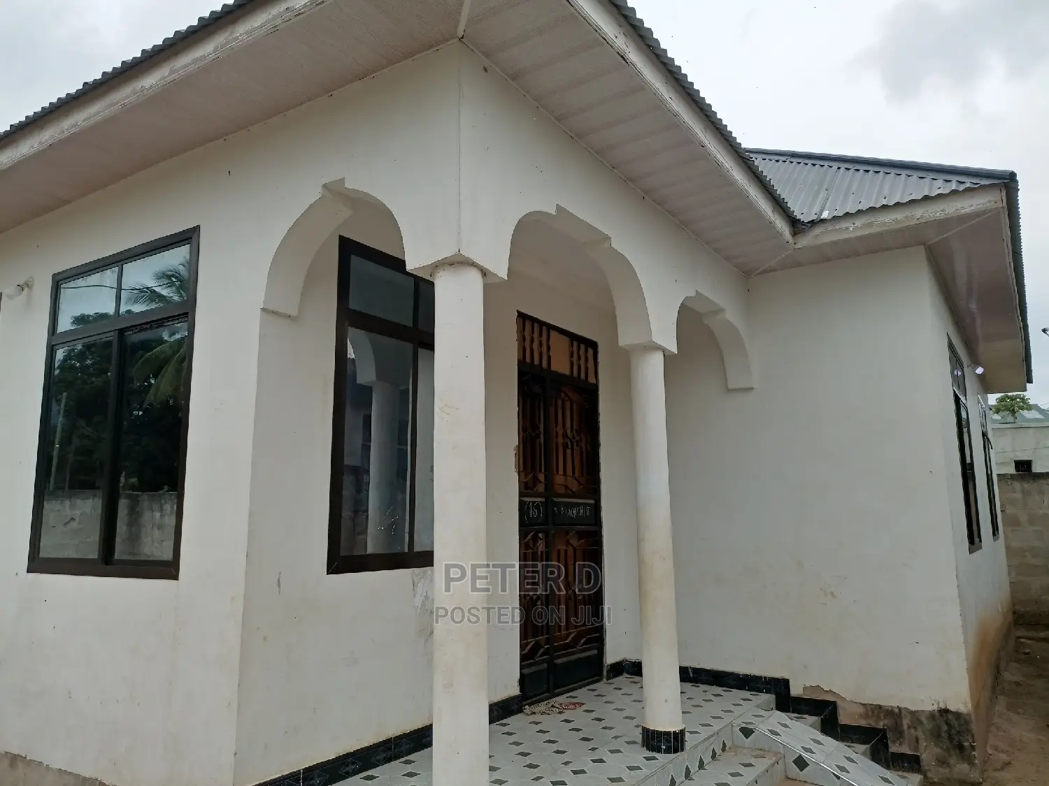 3bdrm House in Goba for sale