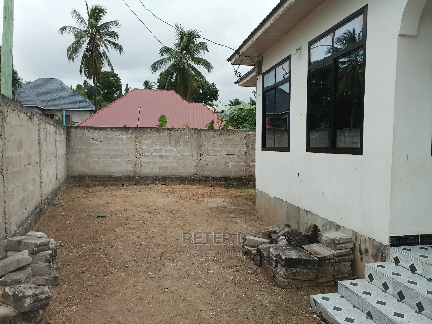 3bdrm House in Goba for sale