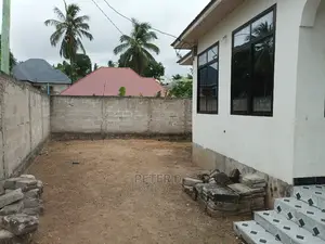 3bdrm House in Goba for sale