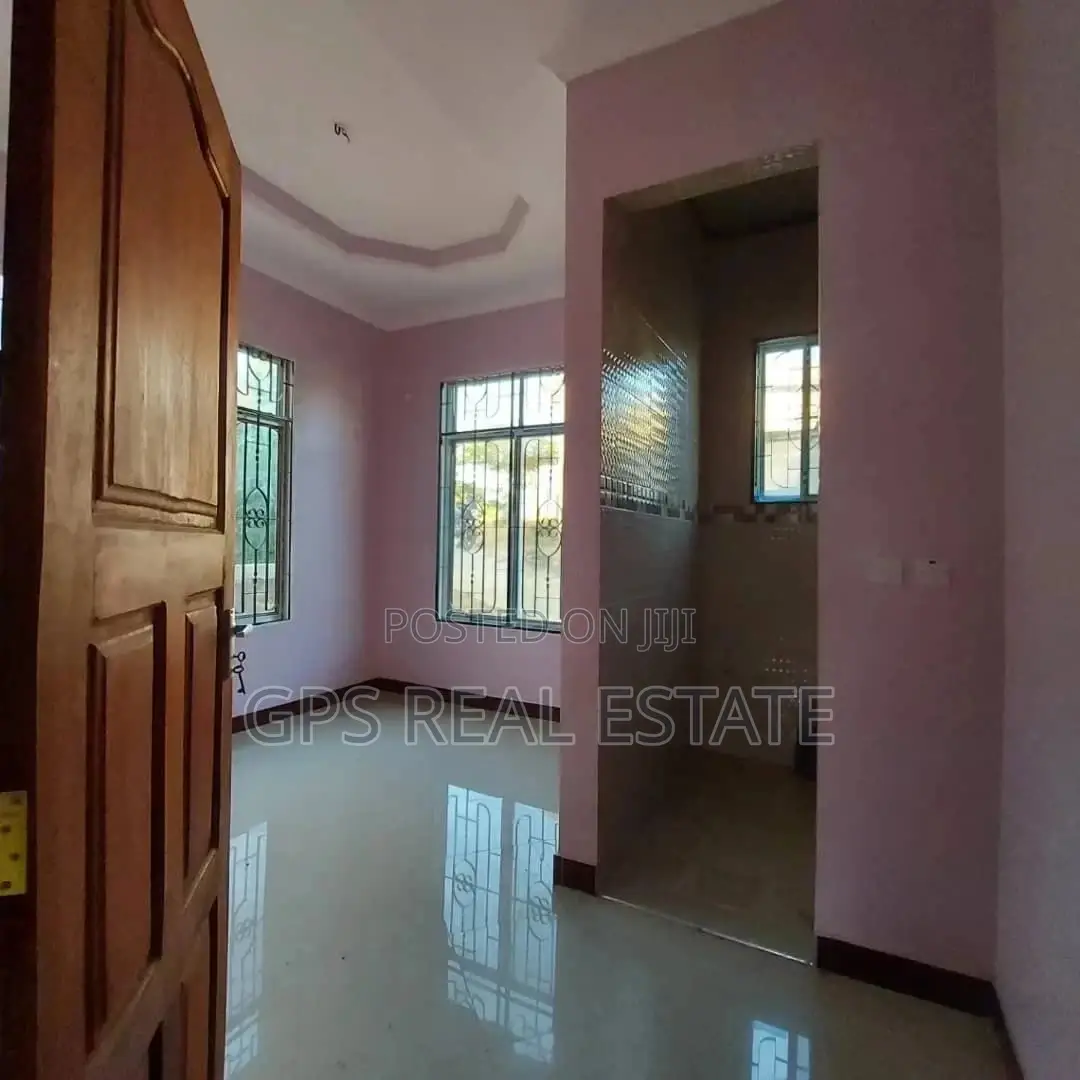 3bdrm House in Maxposh, Kinondoni for Sale