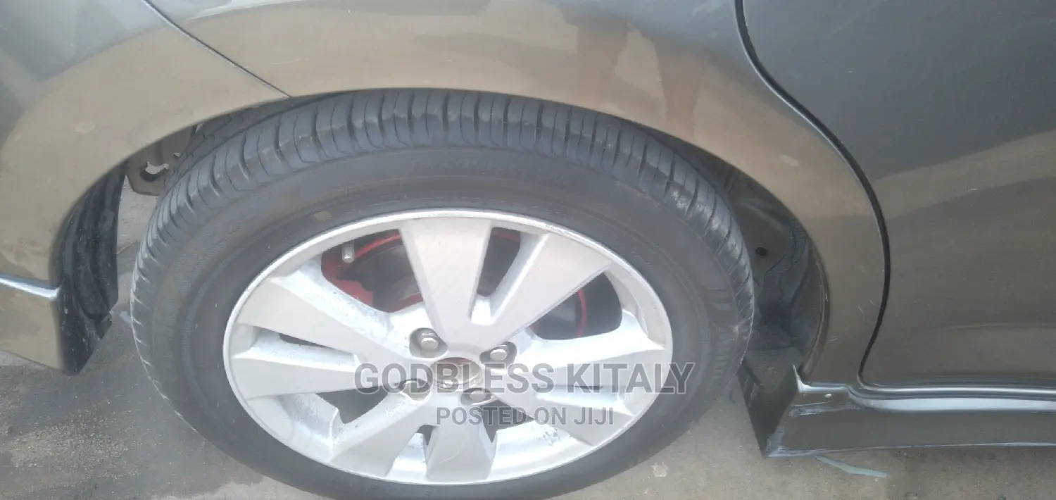 Toyota Ractis 2009 Gray