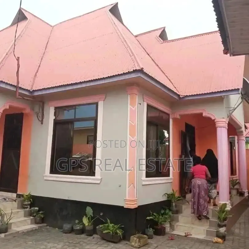 Three Bedroom House In Mbagala Majimatitu For Sale