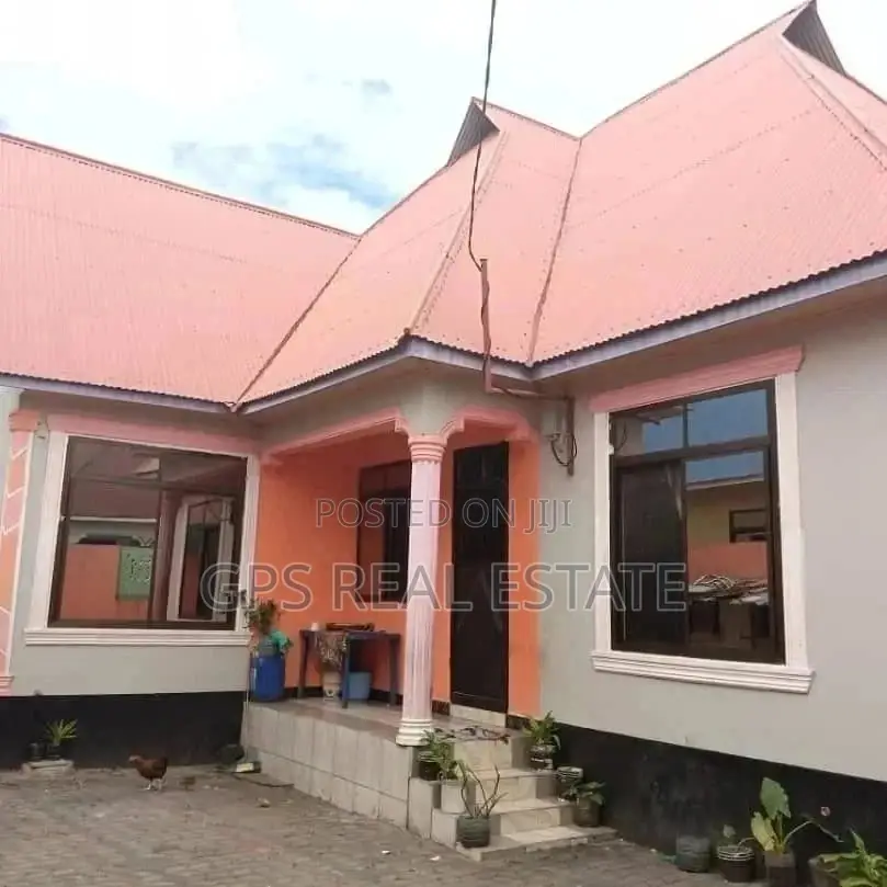 Three Bedroom House In Mbagala Majimatitu For Sale