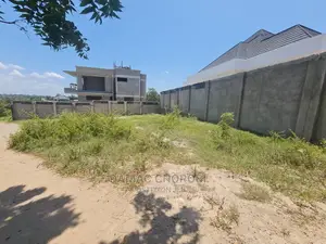 Kiwanja Kinauzwa Qmt 1571 Upanga Mtaa Wa Kitonga Dar