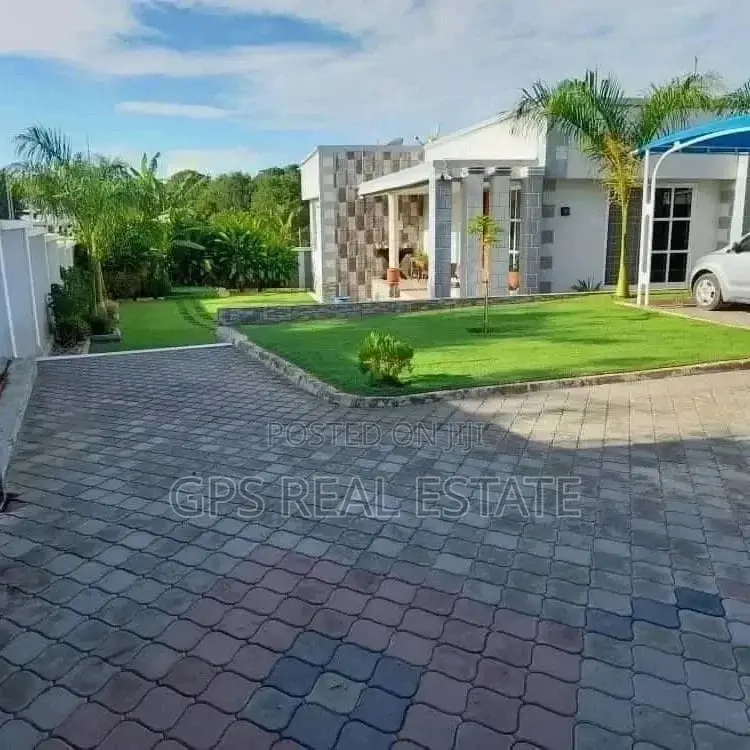 4bdrm House in Maxposh, Kinondoni for Sale