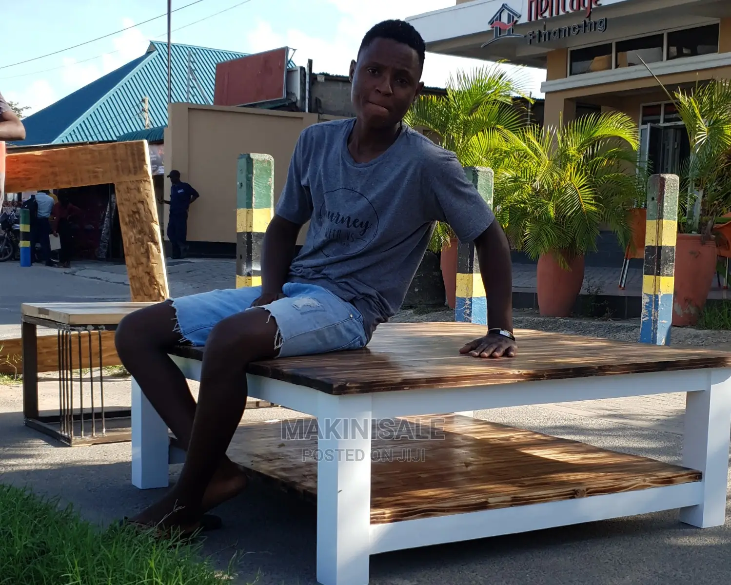 Coffee Table Nzuri Sana
