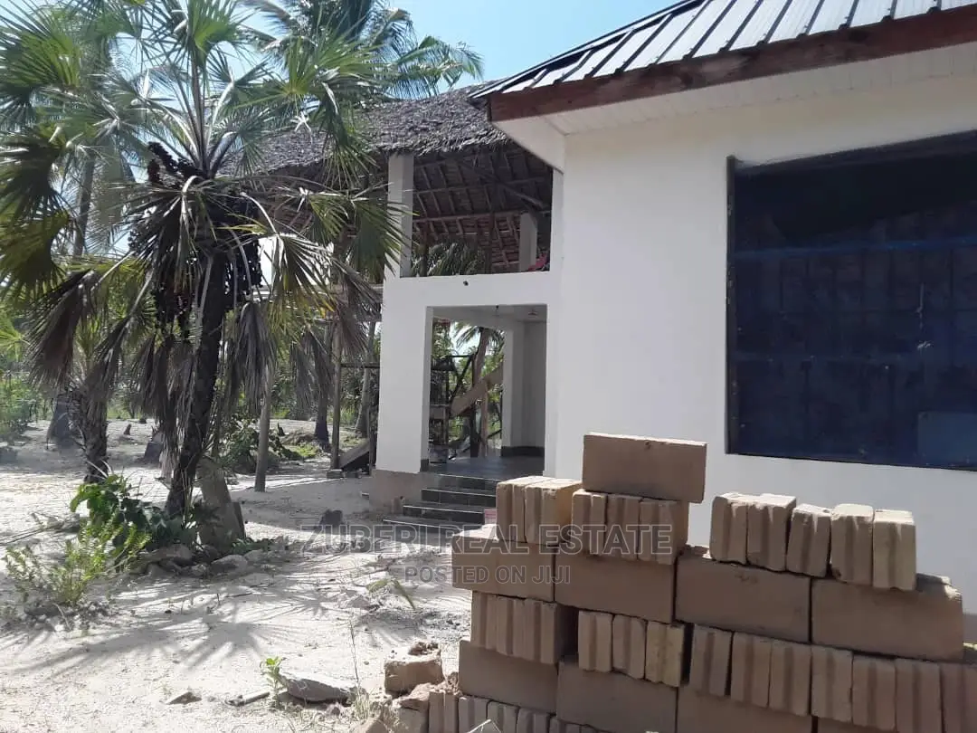 Amaizing Beach House on Sale Mwarongo Tanga .