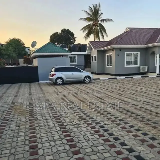 3bdrm House in Maxposh, Kinondoni for Sale