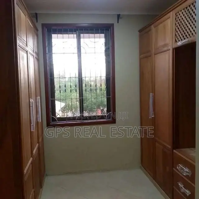 5bdrm House in Maxposh, Kinondoni for Sale