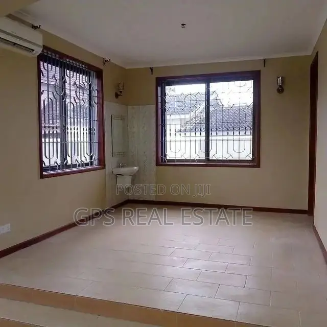 5bdrm House in Maxposh, Kinondoni for Sale