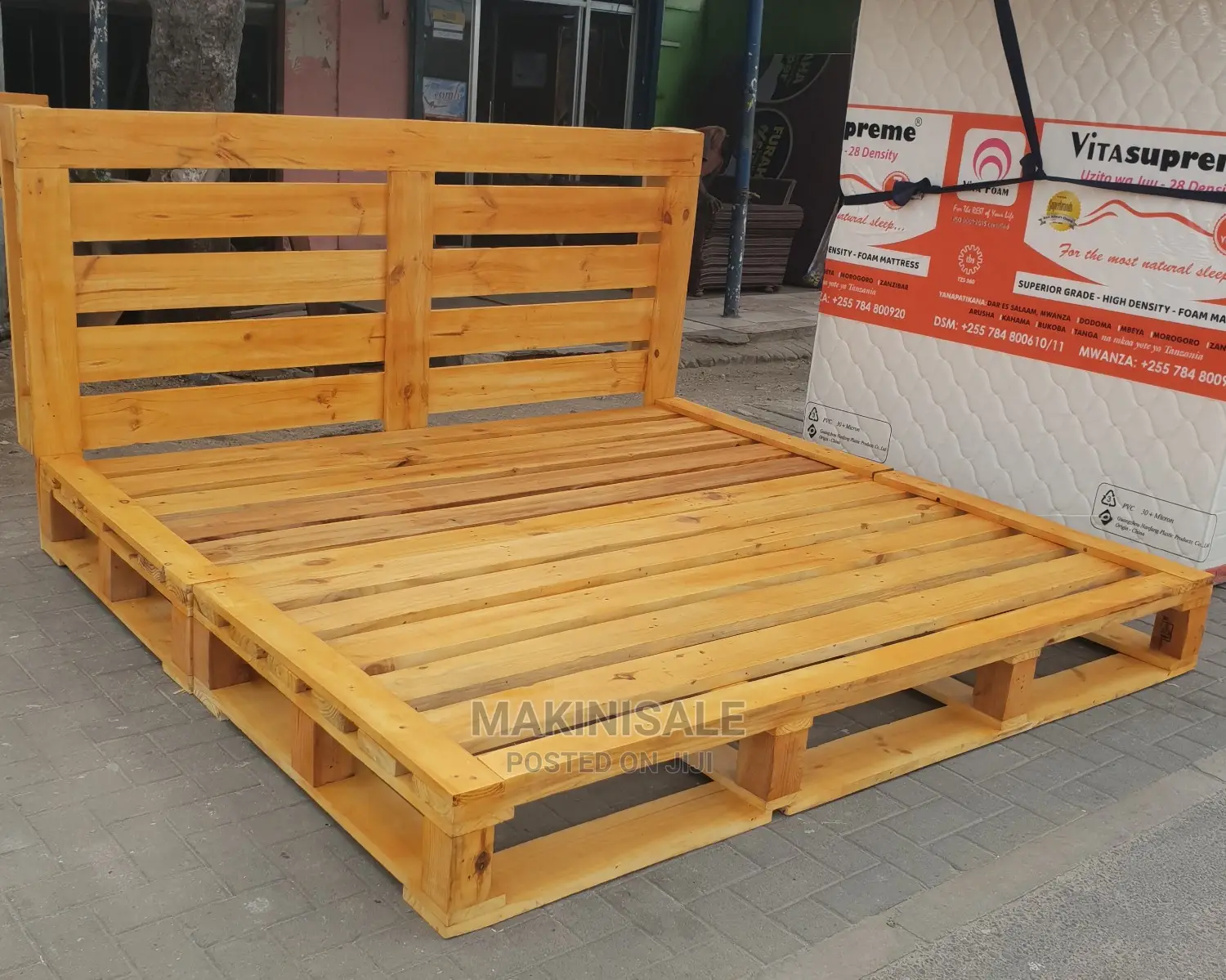 Kitanda Kizuri Sana Pallet Bed