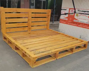 Kitanda Kizuri Sana Pallet Bed