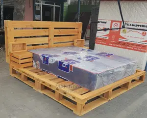 Kitanda Kizuri Sana Pallet Bed