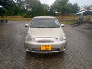 Toyota Raum 1.5 AWD 2004 Silver
