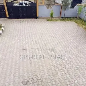 6bdrm House in Maxposh, Njiro for Sale