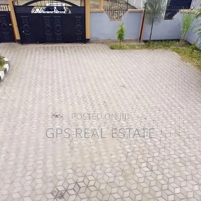6bdrm House in Maxposh, Njiro for Sale