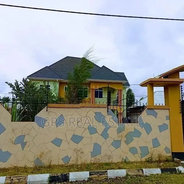 6bdrm House in Maxposh, Njiro for Sale