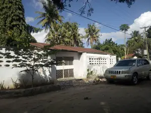 Hotel Inauzwa Ni Mpya Na Nzuri Sana Ya Kisasa, Ina Vyumba 37