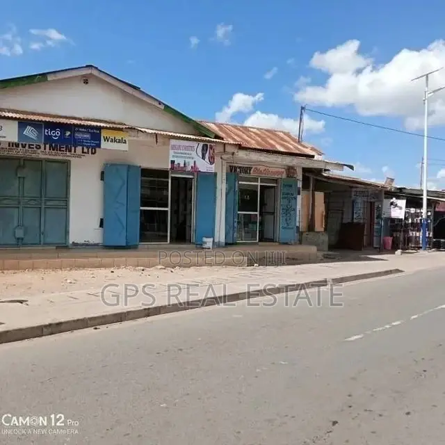 10bdrm House in Maxposh, Kinondoni for Sale