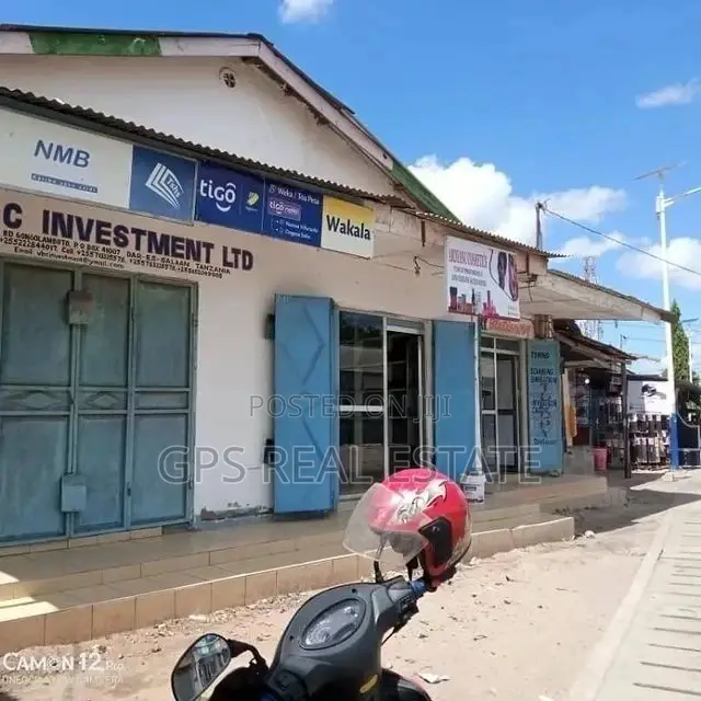 10bdrm House in Maxposh, Kinondoni for Sale