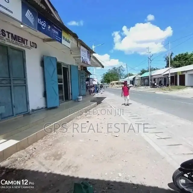 10bdrm House in Maxposh, Kinondoni for Sale