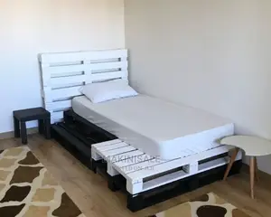 Kitanda Kizuri Sana Simple