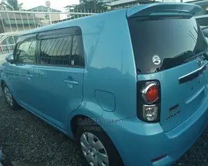 Toyota Corolla Rumion 2010 Blue