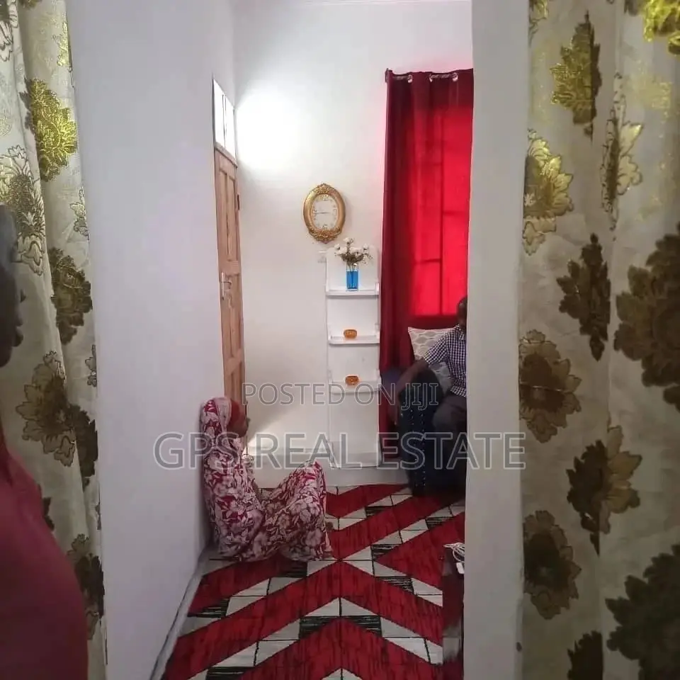 6bdrm House in Maxposh, Kinondoni for Sale