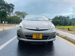 Toyota Wish 2005 Silver