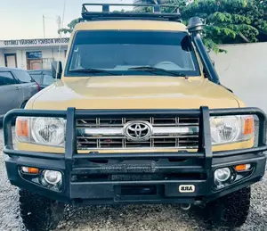 Toyota Land Cruiser 2013 Beige