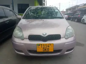 Toyota Vitz 1.3 AWD 3dr 2005 Orange
