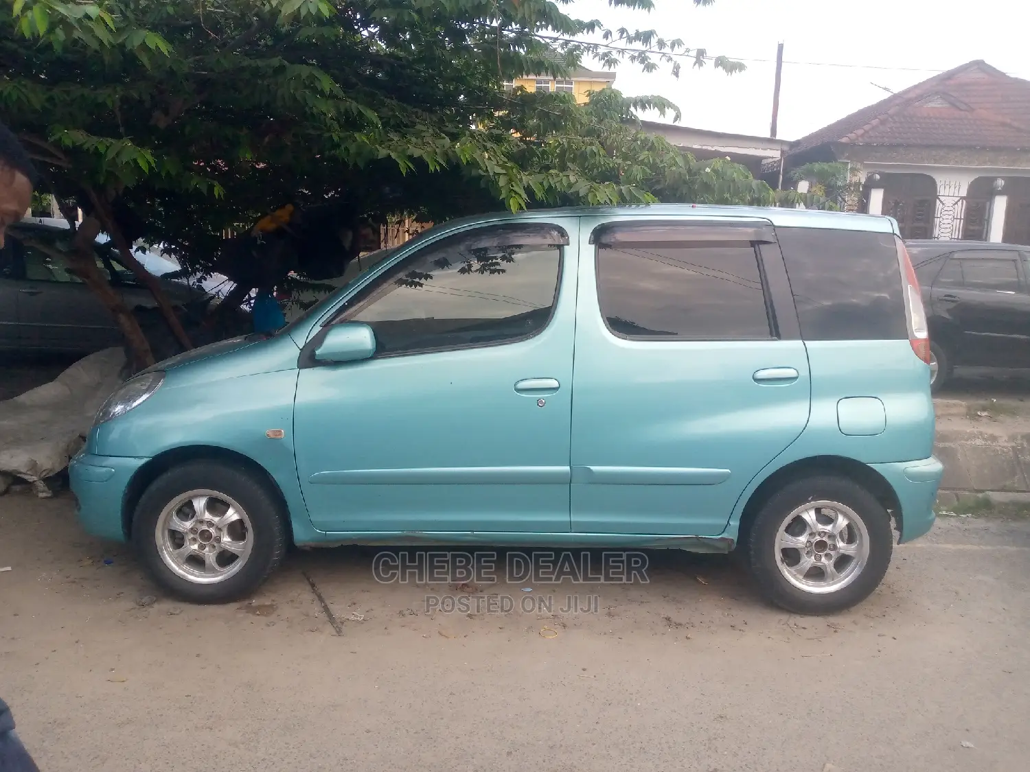 Toyota Fun Cargo 2009 Green