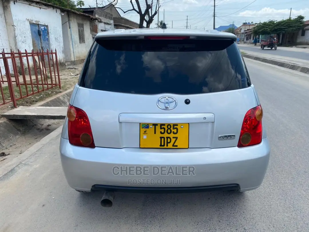 Toyota IST 2006 Silver