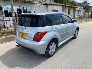 Toyota IST 2006 Silver