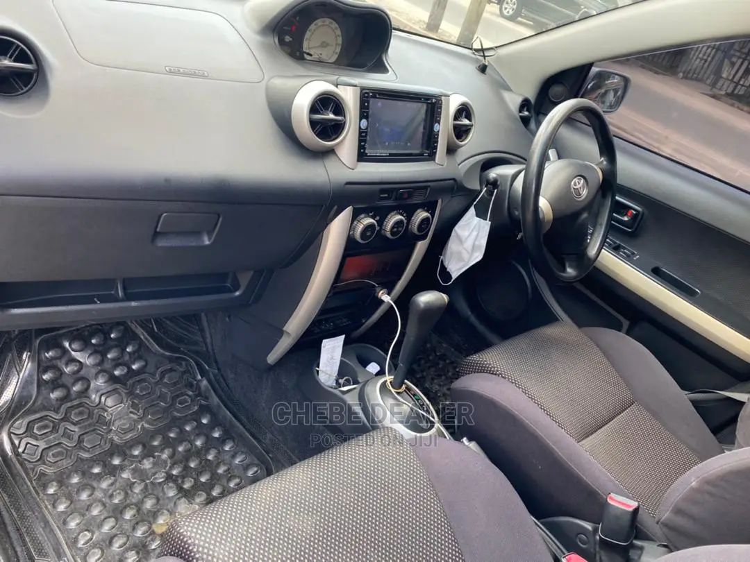 Toyota IST 2006 Silver