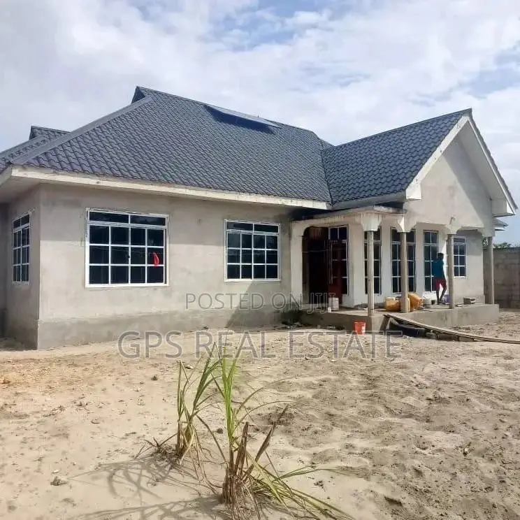 5bdrm House in Maxposh, Kigamboni for Sale