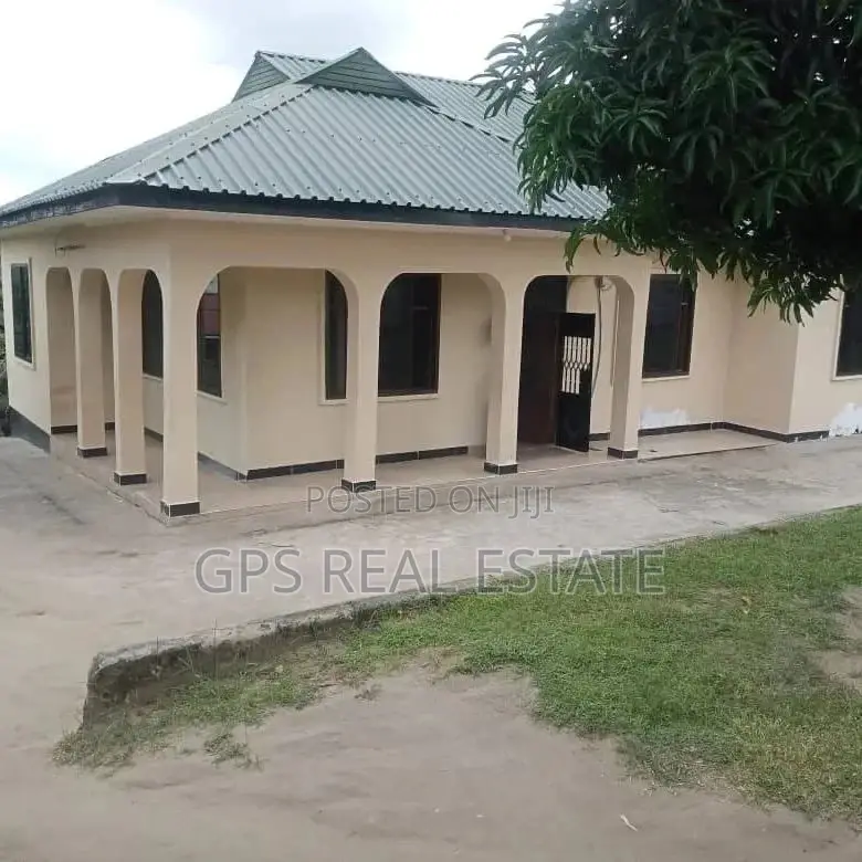4bdrm House in Maxposh, Kinondoni for Sale