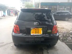 Toyota IST 2005 Black