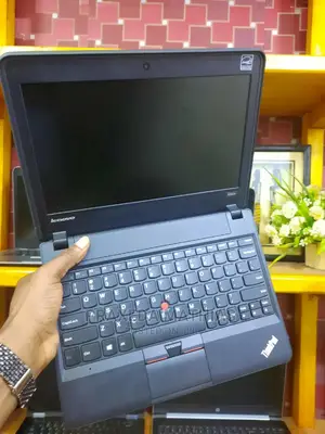 Laptop Lenovo ThinkPad X131e 4GB Intel Core 2 Duo HDD 320GB