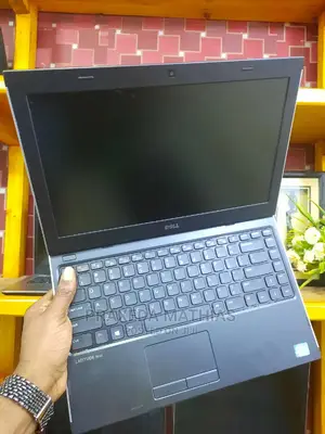 Laptop Dell Vostro 3300 4GB Intel Core I5 HDD 500GB